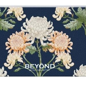 Beyond 18 Shimmer and Matte Dasiy Chain Eyeshadow Pallette